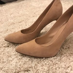 Nude suede pumps